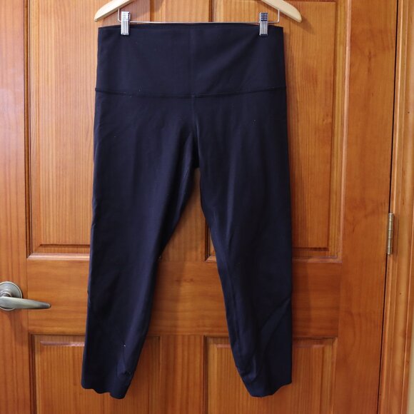 lululemon Scalloped Leg Cropped Legging no size dot est 10 - Picture 1 of 9